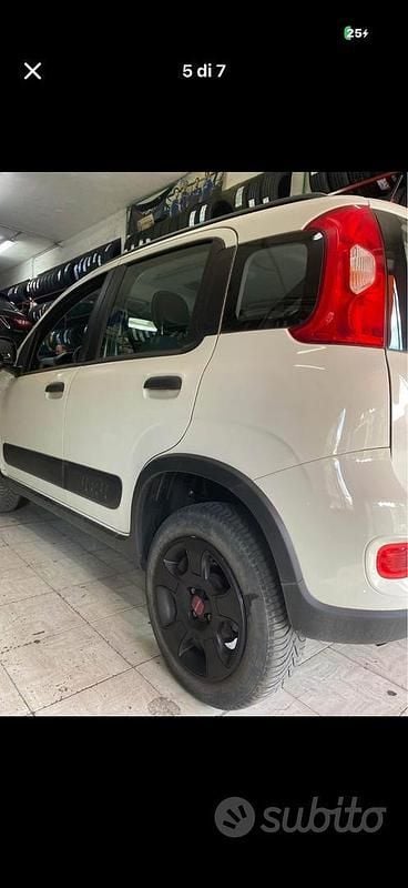 Usata Fiat Panda 4x4 S 85 CV (62 kW) 2020 Bianco Utilitaria