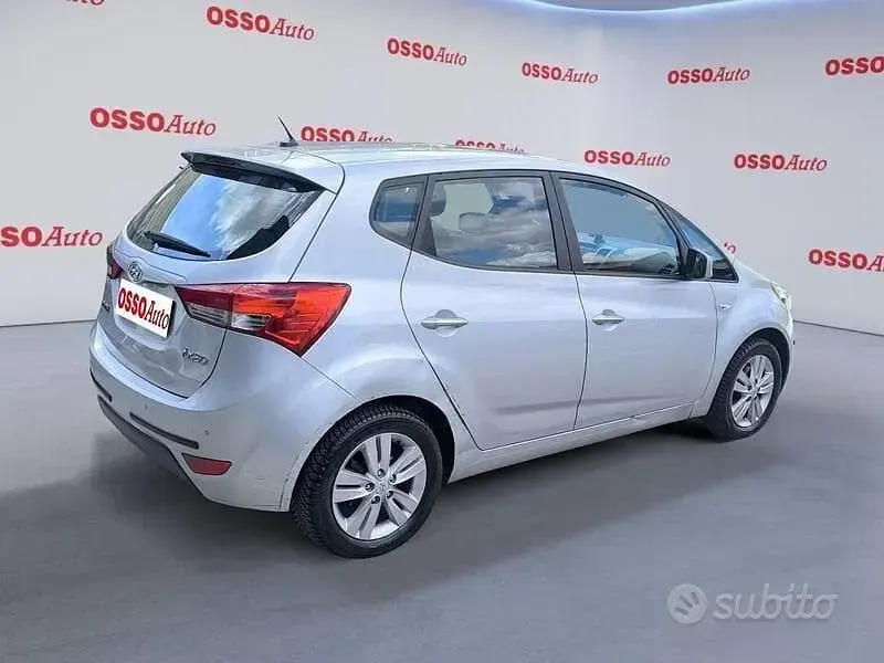 Usata Hyundai ix20 Comfort 90 CV (66 kW) 2011 Grigio Utilitaria