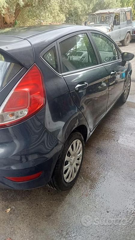 Usata Ford Fiesta 95 CV (69 kW) 2016 Utilitaria