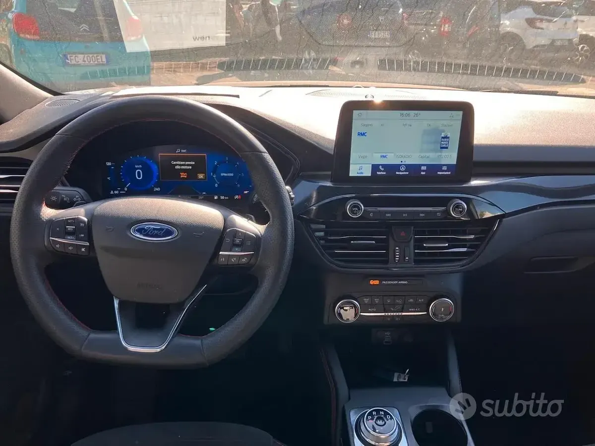 Käytetty Ford Kuga ST-Line X 120 HP (88 kW) 2024 Harmaa Katumaasturi