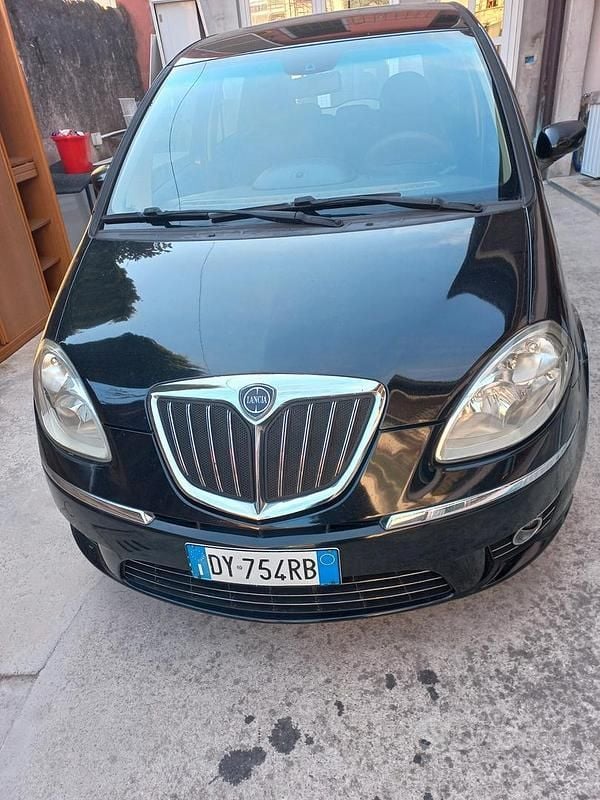 Usata Lancia Musa 77 CV (56 kW) 2009 Nero Monovolume