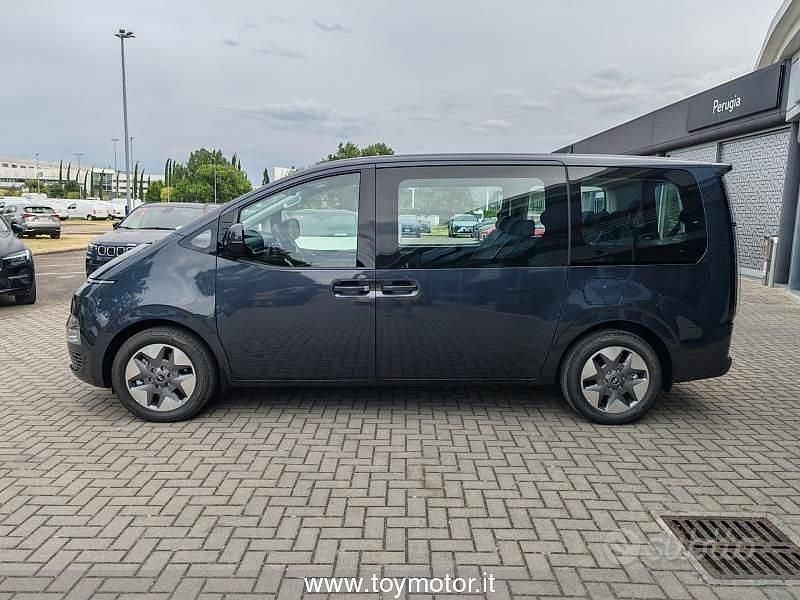 Nuova Hyundai Staria 2025 Bianco Monovolume