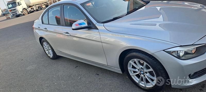 Usata BMW 318 116 CV (85 kW) 2013 Grigio Berlina