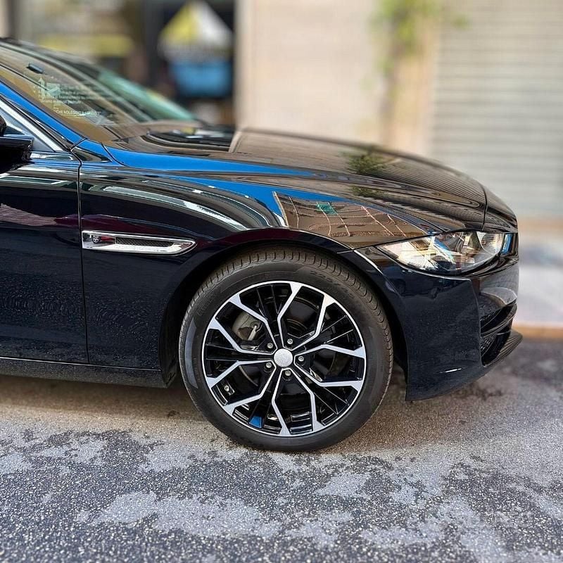 Usata Jaguar XE R-Dynamic 180 CV (132 kW) 2019 Nero Berlina