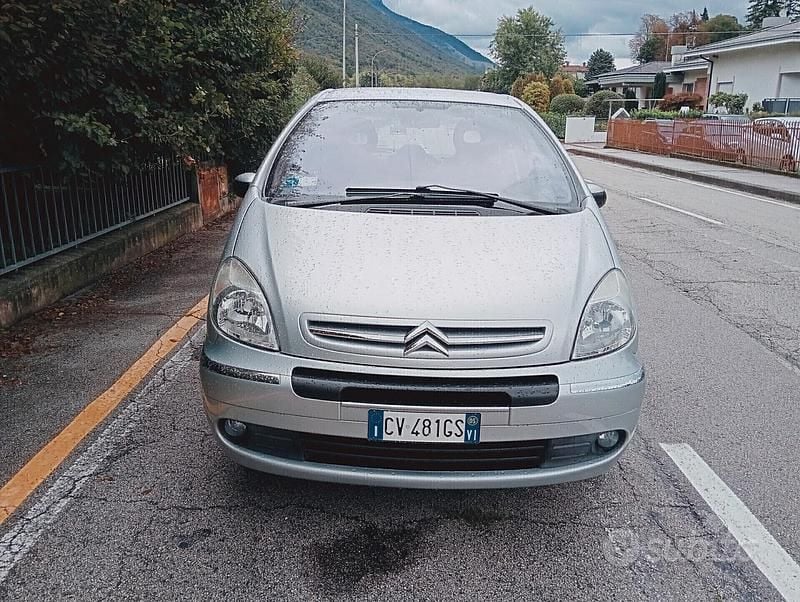 Usata Citroën Xsara Picasso 129 CV (94 kW) 2005 Grigio Monovolume