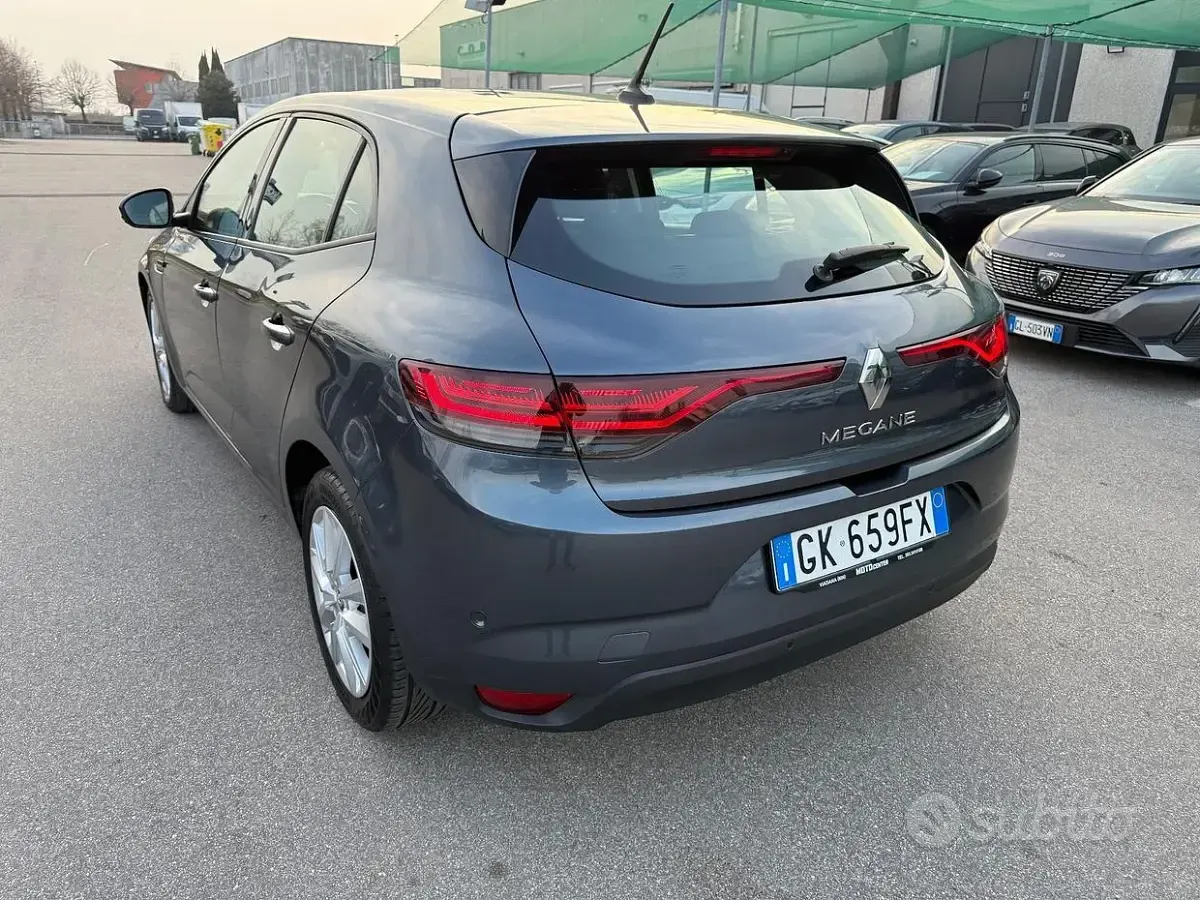 Usata Renault Mégane II Equilibre 116 CV (85 kW) 2022 Grigio Berlina