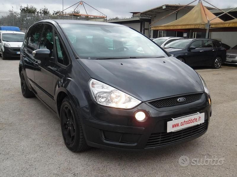 Usata Ford S-MAX Titanium 140 CV (102 kW) 2007 Grigio Monovolume