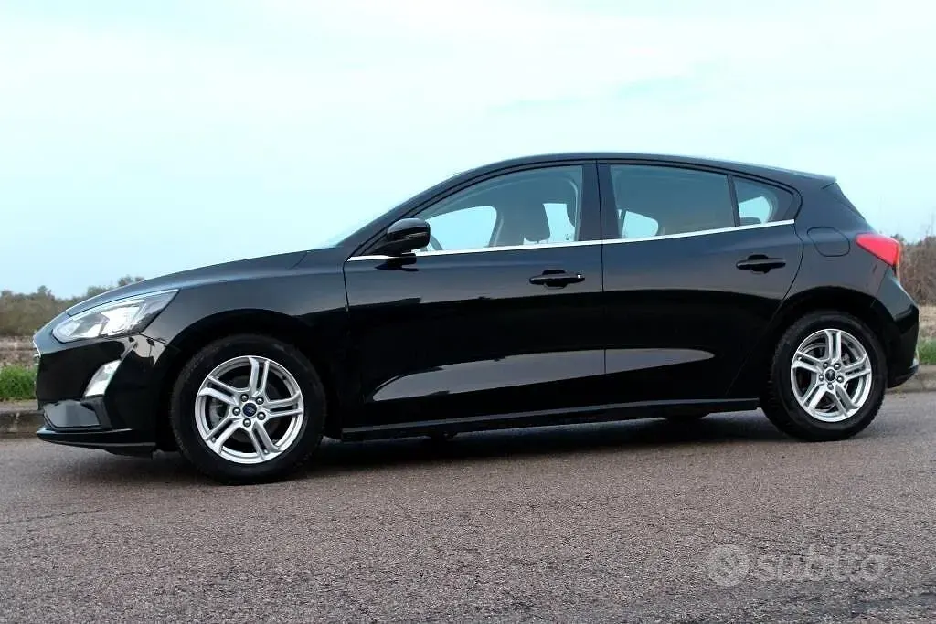 Usata Ford Focus 120 CV (88 kW) 2020 Nero Berlina