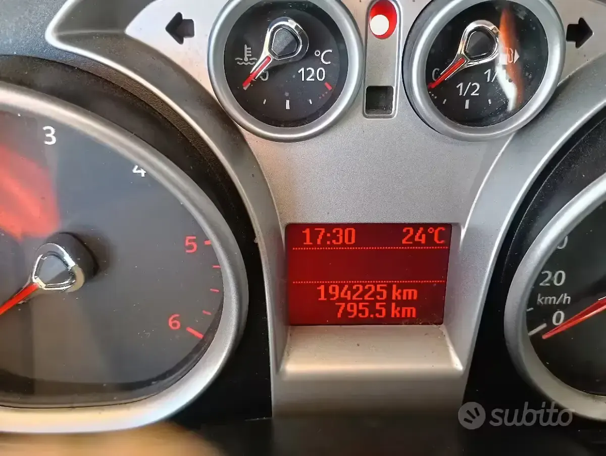 Usata Ford Focus Titanium 90 CV (66 kW) 2008 Grigio Berlina