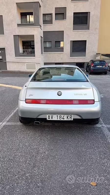 Usata Alfa Romeo GTV 150 CV (110 kW) 1998 Grigio Coupé