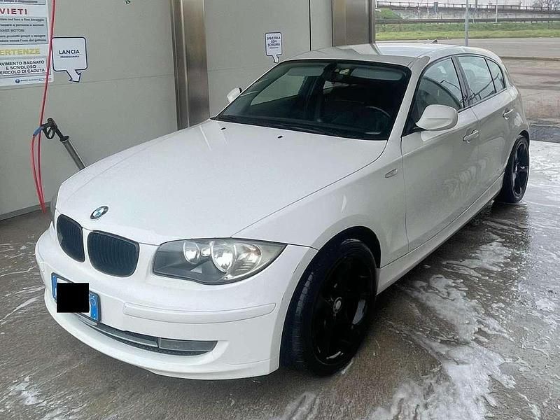 Usata BMW 120 177 CV (130 kW) 2010 Bianco Utilitaria