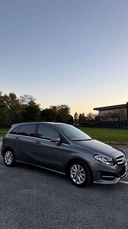 Usata Mercedes B180 109 CV (80 kW) 2017 Monovolume