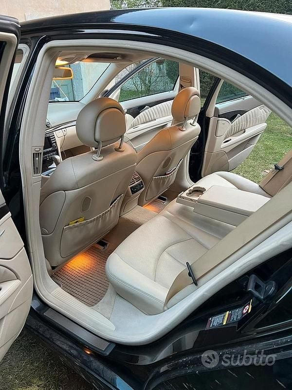 Usata Mercedes E200 163 CV (119 kW) 2003 Nero Berlina