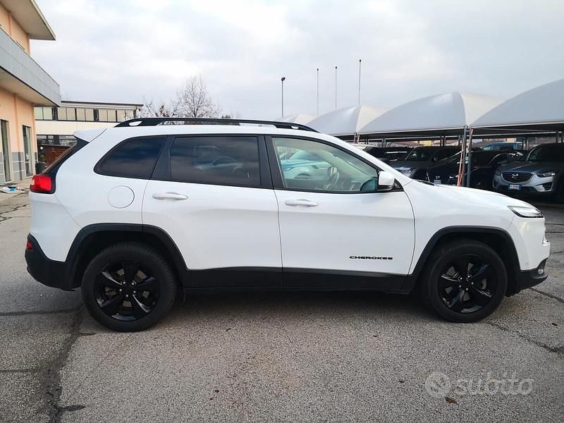 Usata Jeep Cherokee Night Eagle 200 CV (147 kW) 2016 Bianco SUV