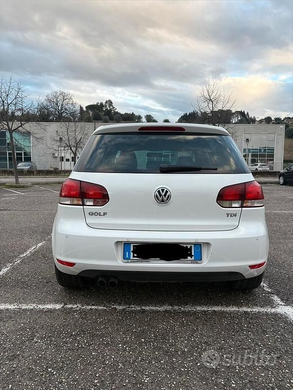 Usata VW Golf VI 110 CV (80 kW) 2009 Bianco Utilitaria