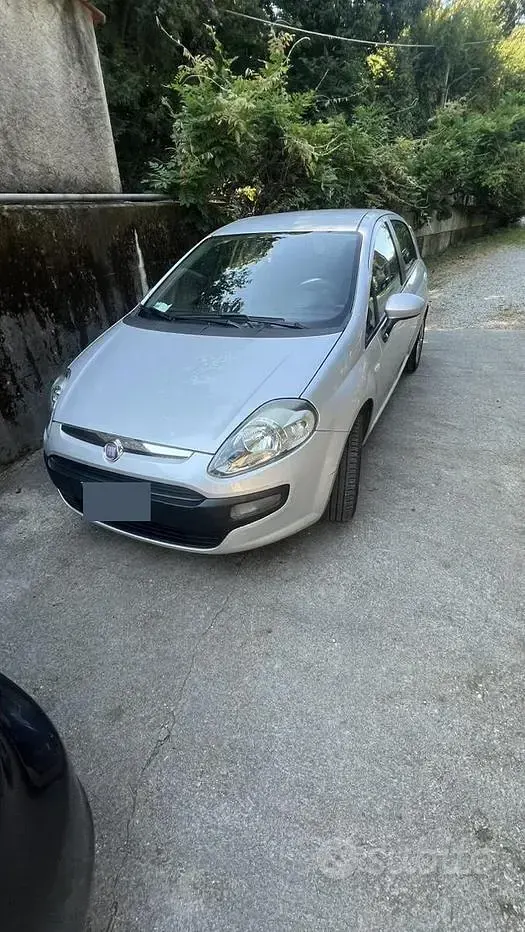 Usata Fiat Punto 75 CV (55 kW) 2012 Utilitaria
