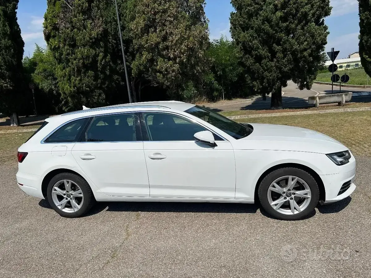 Usata Audi A4 150 CV (110 kW) 2017 Bianco Station wagon