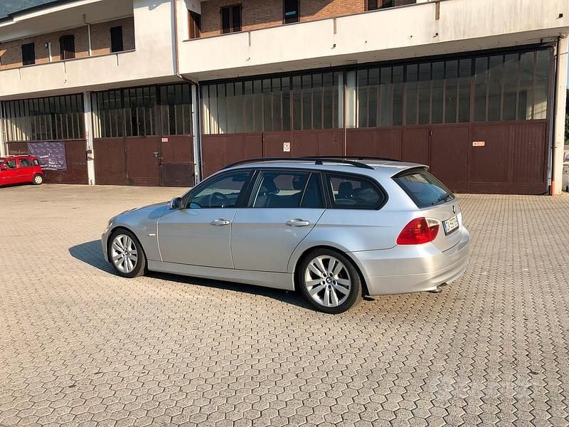 Usata BMW 320 163 CV (119 kW) 2005 Grigio Berlina