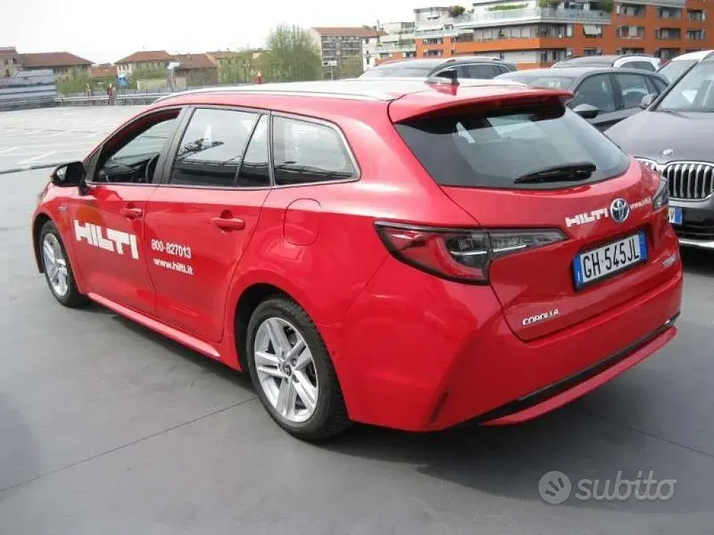 Second-hand Toyota Corolla Business Edition 98 CP (72 kW) 2021 Roșu Break