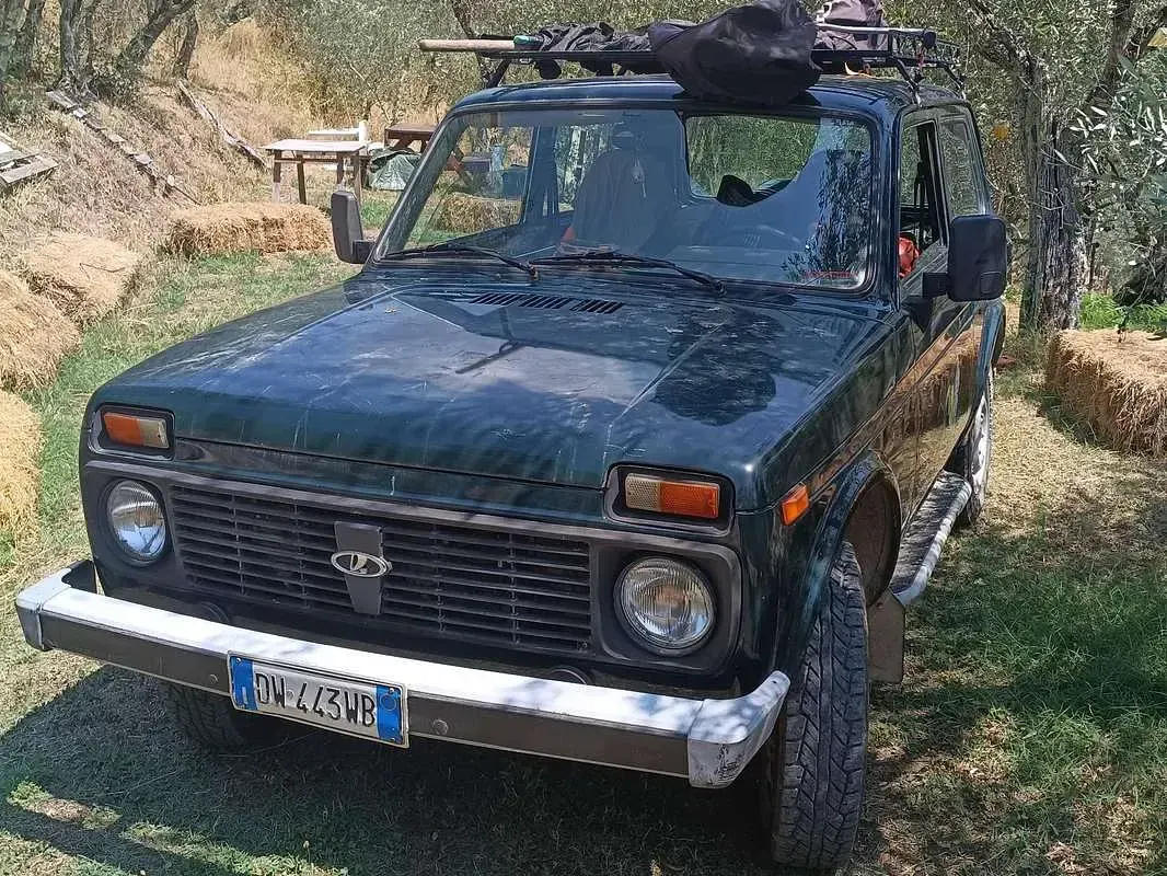 Usata Lada niva 80 CV (58 kW) 2009 Verde SUV