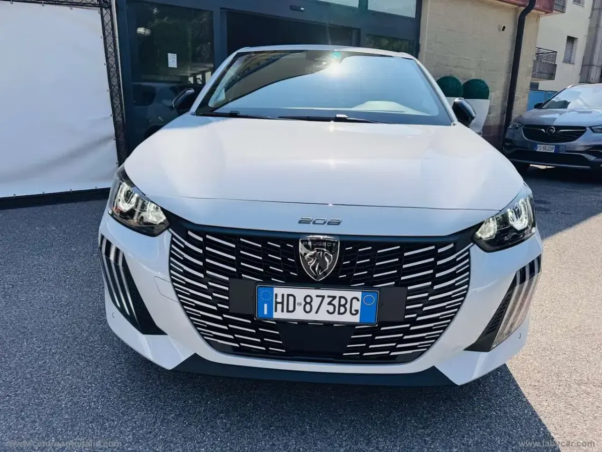 Nuova Peugeot 208 101 CV (74 kW) 2026 Bianco Utilitaria