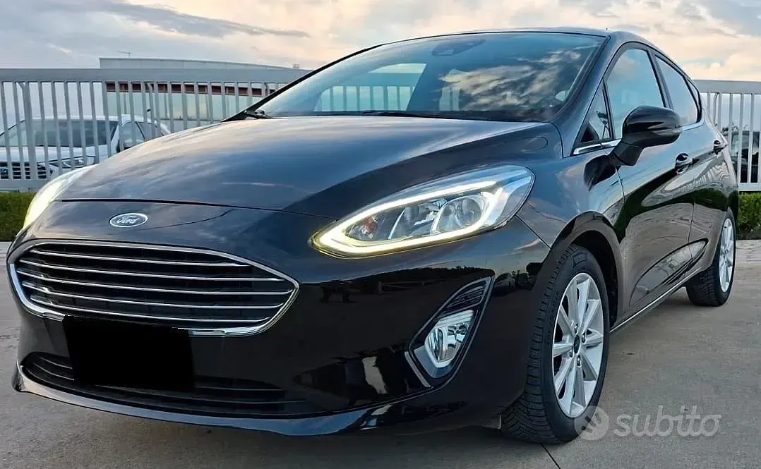 Usata Ford Fiesta Titanium 85 CV (62 kW) 2018 Nero Utilitaria