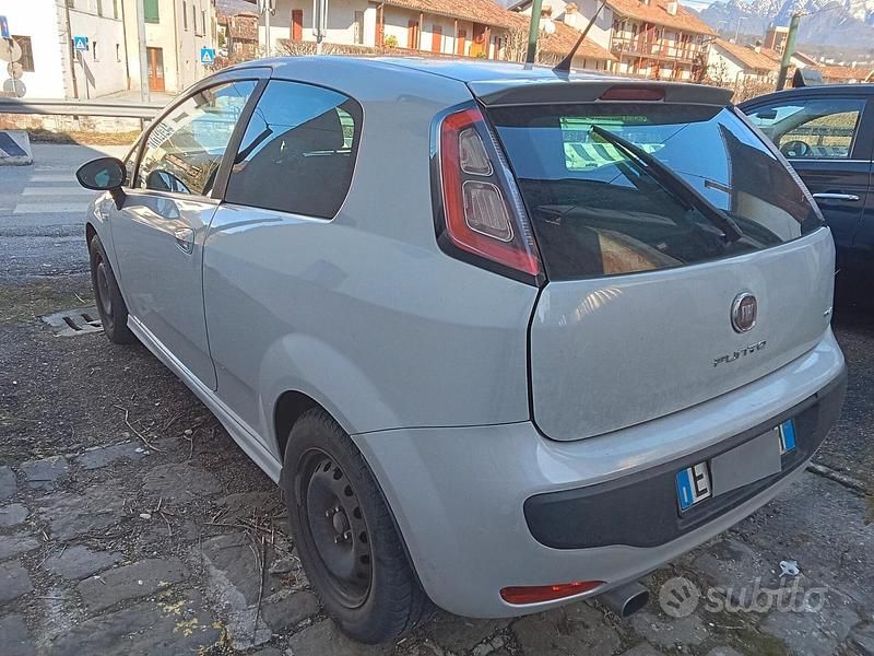Usata Fiat Punto Evo Dynamic 90 CV (66 kW) 2010 Grigio Utilitaria