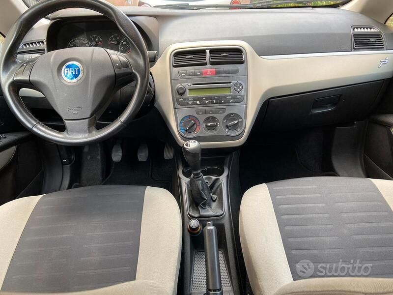 Usata Fiat Grande Punto 75 CV (55 kW) 2006 Utilitaria