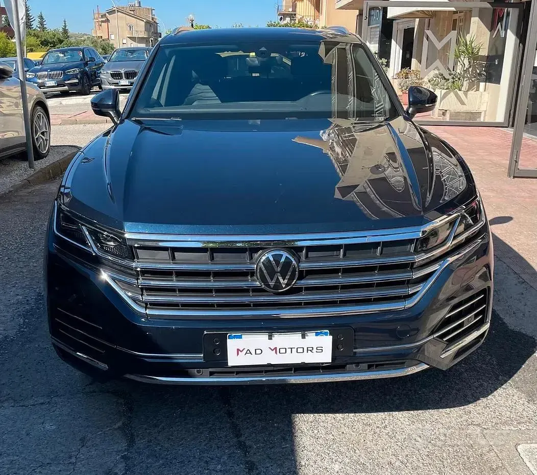 Usata VW Touareg Atmosphere 286 CV (210 kW) 2023 Blu SUV