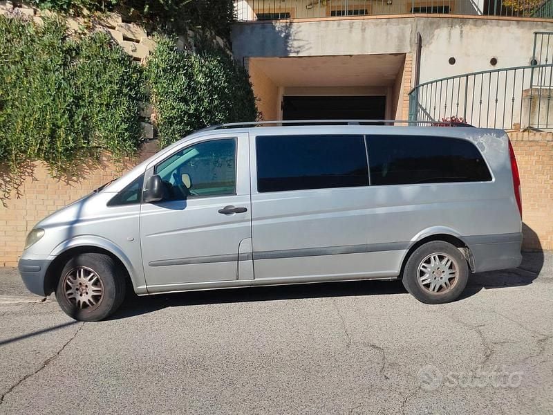 Begagnad Mercedes Vito 2005 Grå Van