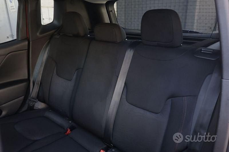 Usata Jeep Renegade Trailhawk 170 CV (125 kW) 2019 Rosso SUV