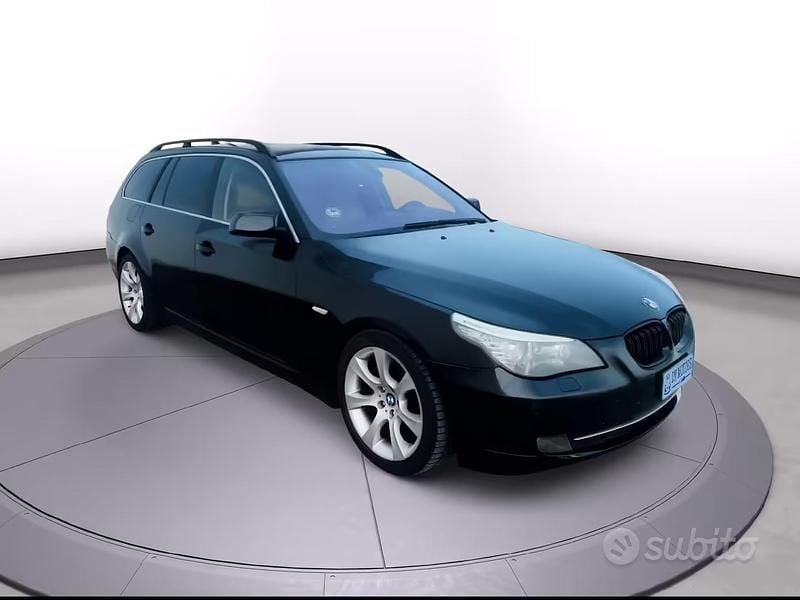 Usata BMW 530 245 CV (180 kW) 2009 Nero Station wagon