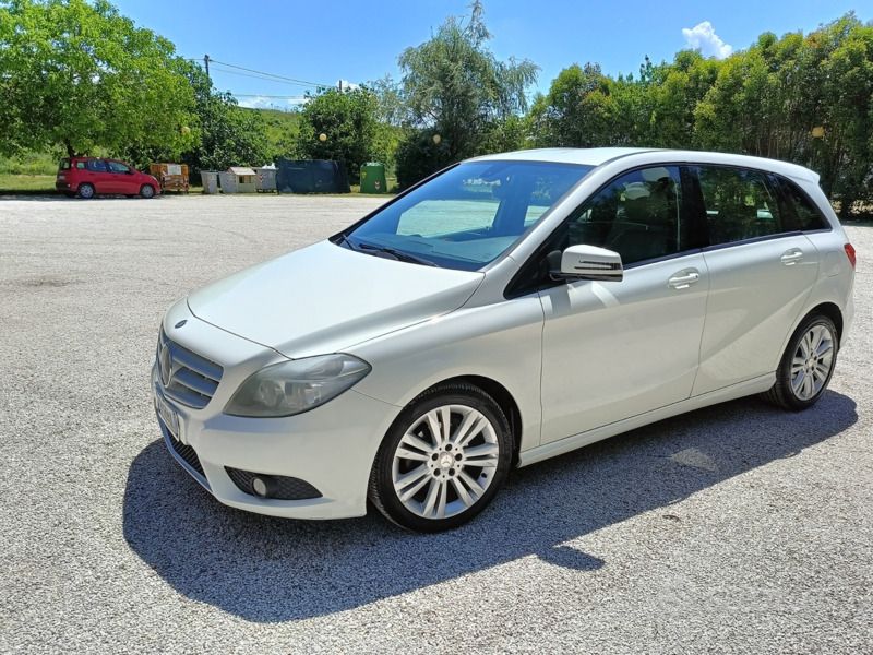 Usata Mercedes B180 2011 Bianco Monovolume