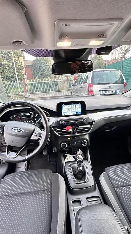 Usata Ford Focus 95 CV (69 kW) 2018 Grigio Berlina