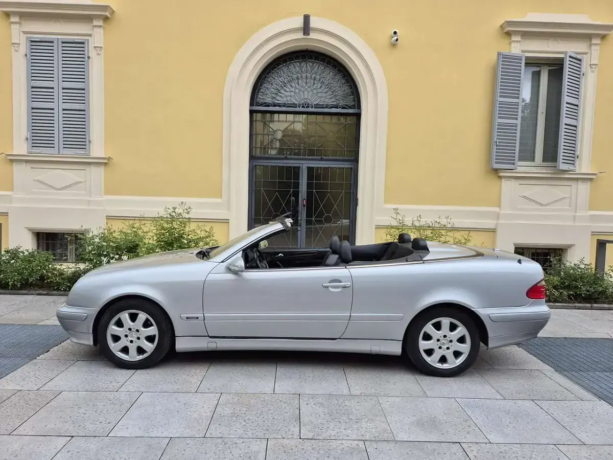 Usata Mercedes CLK230 Elegance 197 CV (144 kW) 2002 Argento metallizzato Cabrio