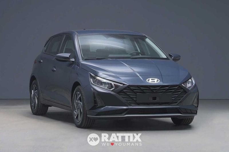 Grigio Nuova 2025 Hyundai i20 Due volumi | 18.338 € (Buon prezzo) - Immagine 1/4