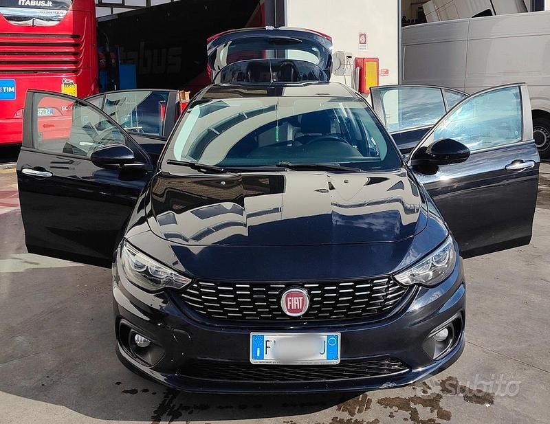 Nero Usata 2016 Fiat Tipo Due volumi | 6200 € (Buon prezzo) - Immagine 1/4