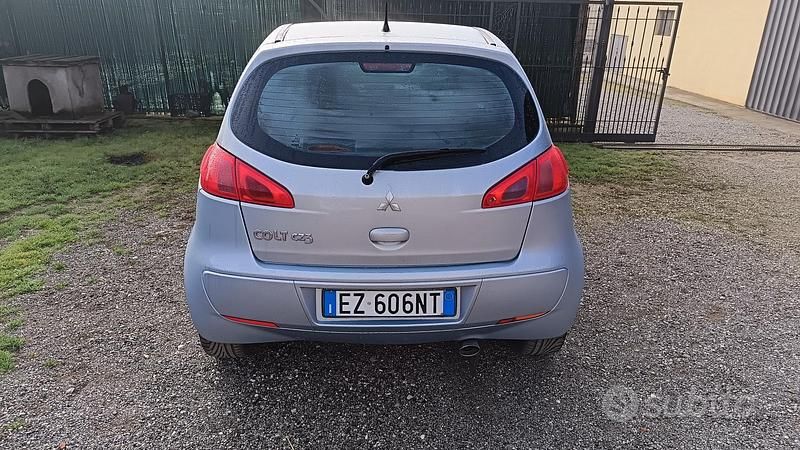 Usata Mitsubishi Colt 55 CV (40 kW) 2006 Grigio Berlina