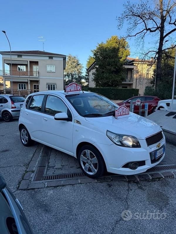 Usata Chevrolet Aveo LS 84 CV (61 kW) 2011 Bianco Berlina
