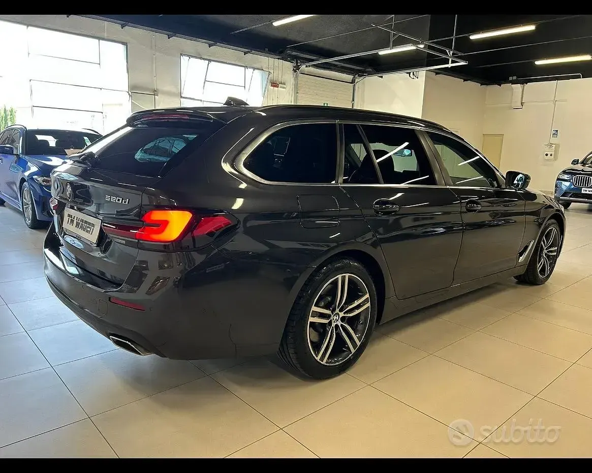 Usata BMW 520 Efficient Dynamics 190 CV (139 kW) 2021 Grigio Station wagon