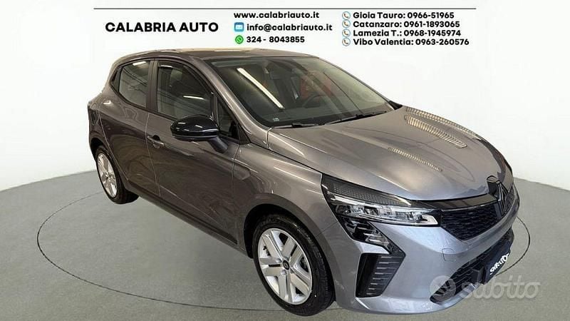 Nuova Renault Clio V Evolution 100 CV (73 kW) 2025 Grigio scuro Berlina