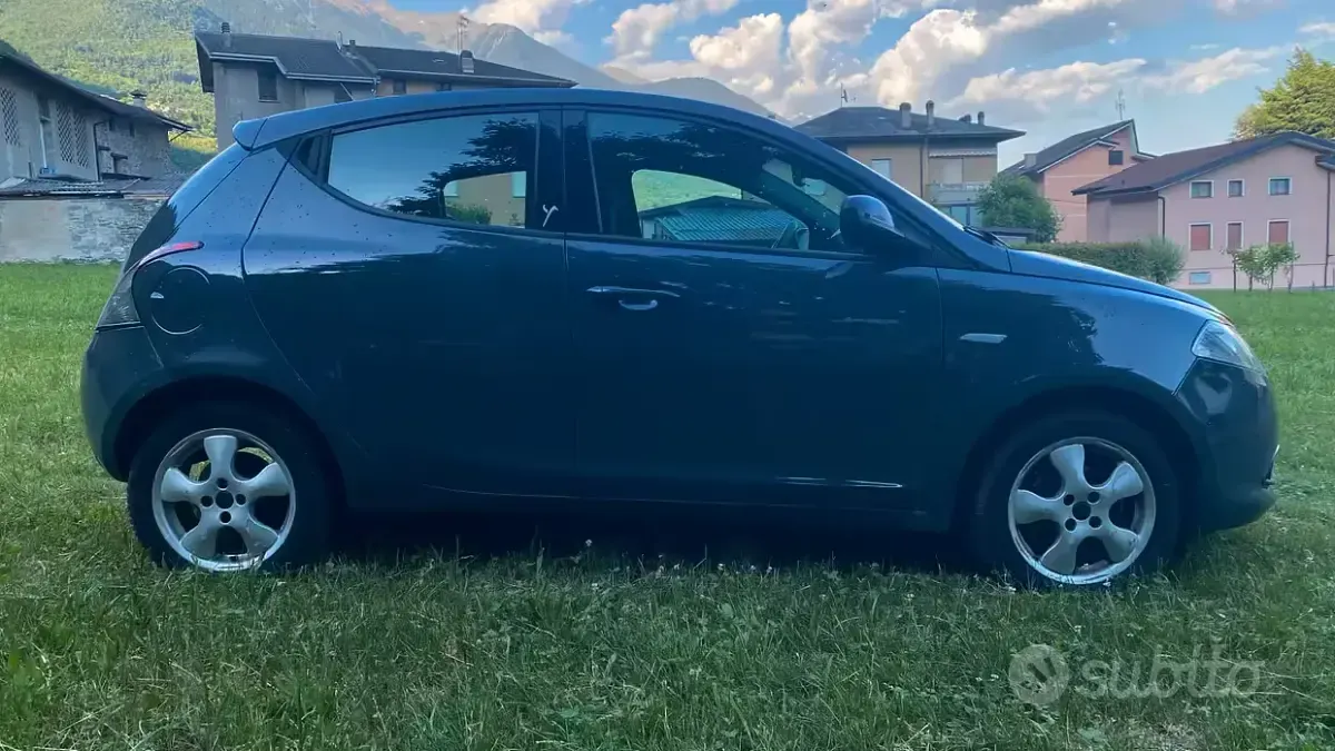 Usata Lancia Ypsilon S 69 CV (50 kW) 2014 Grigio Utilitaria