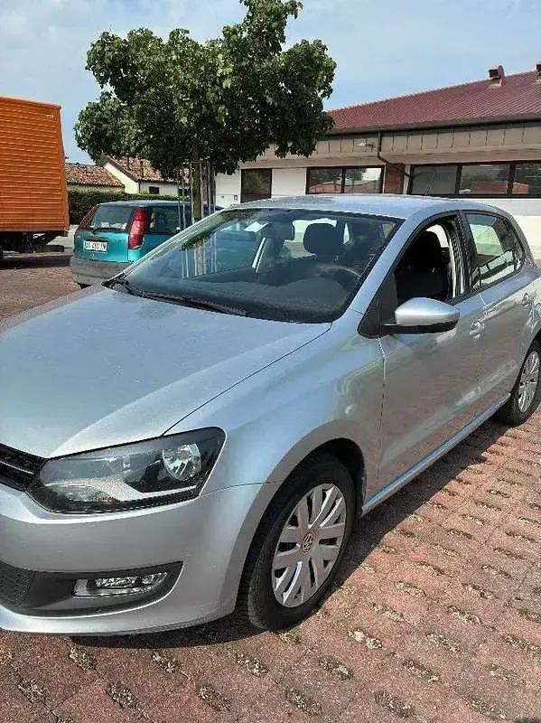 Usata VW Polo Comfortline 90 CV (66 kW) 2013 Grigio Utilitaria