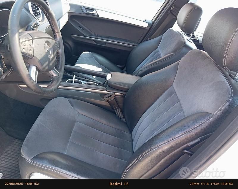 Usata Mercedes ML320 224 CV (164 kW) 2007 Grigio SUV