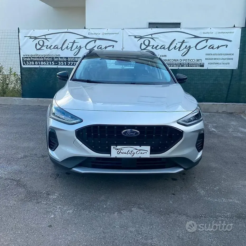 Usata Ford Focus Active 116 CV (85 kW) 2023 Grigio Station wagon