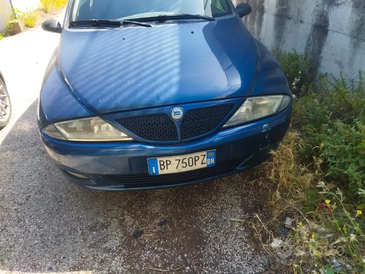 Usata Lancia Ypsilon 60 CV (44 kW) 2001 Utilitaria