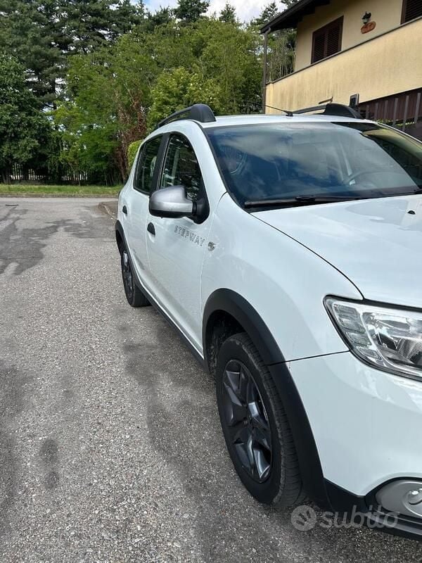 Usata Dacia Sandero 90 CV (66 kW) 2017 Bianco Utilitaria