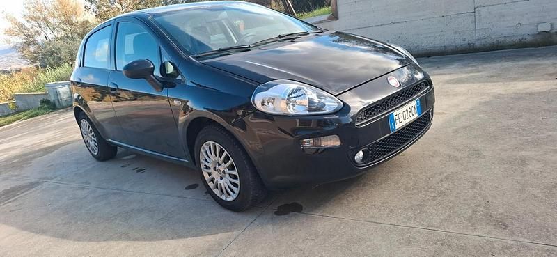 Usata Fiat Punto Street 69 CV (50 kW) 2016 Nero Berlina