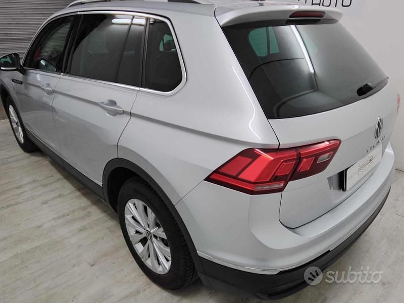 Usata VW Tiguan Life 131 CV (96 kW) 2021 Grigio SUV
