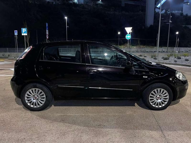 Usata Fiat Punto Lounge 75 CV (55 kW) 2012 Utilitaria